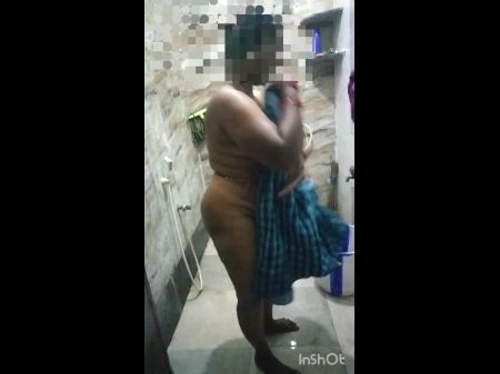 Tamil Home Maid Bathing Parte 1 