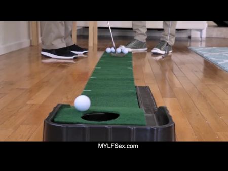 Voluptuosa Latina Milf folla al instructor de golf de su esposo 