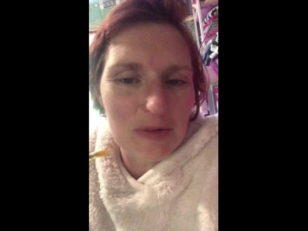 Mamas haarige nasse Muschi riecht göttlich intensiv und braucht deine Zunge, nachdem du ein großes sexy Fett mit großem Darm früher verschlechtert hast 