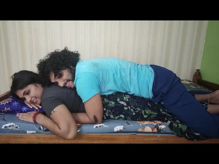 تنورة وقميص إزالة اللباس الداخلي فقط الرومانسية مع الثدي الساخن تمتص وعق الحلمة من قبل Vaishnavy و Sharun Raj ، Mallu Hot Boobs 