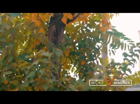 Enthusiastische Milf Priscilla im Hotel Wolf Wagner gefickt 