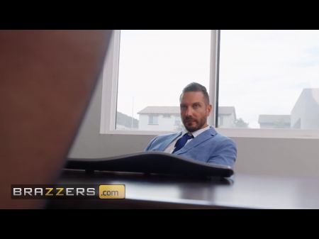 Skylar Snow lässt den Dean ihr Loch im Austausch für bessere Noten für ihren BF 