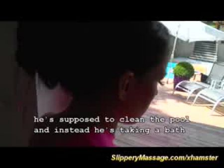 Masaje resbaladizo de Nuru para Happy Pool Boy 