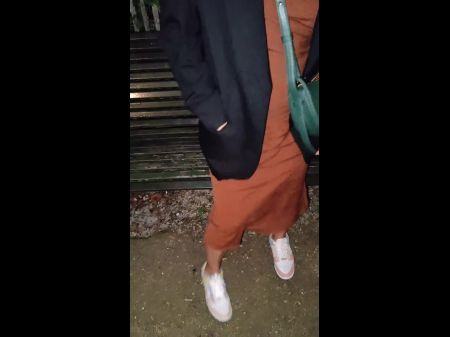 Джулия трахнула незнакомец 
