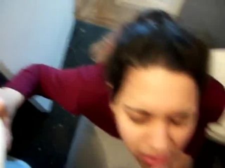 Sie wird eine Dusche brauchen 