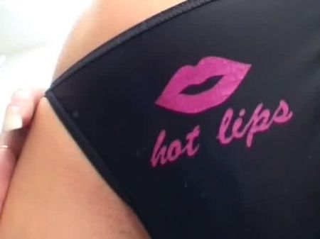 Geile deutsche Dame bekommt ihre Muschi dildet und schlägt in POV 