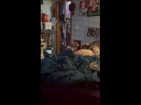 Atrapado Masturbándose Por Mi Vecino Hijo 