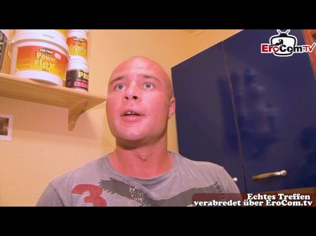 Deutscher Fitnessbenutzer Gepaart Mit Mädchen Nebenan Und Fick Sie Beim Casting 