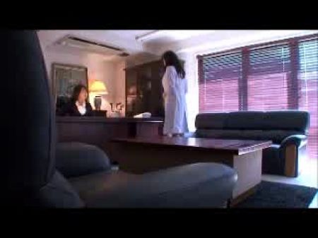 رئيس أنثى وعبدها الفموي الجزء 1 