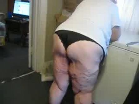 Mostrar mis sexy bragas negras 