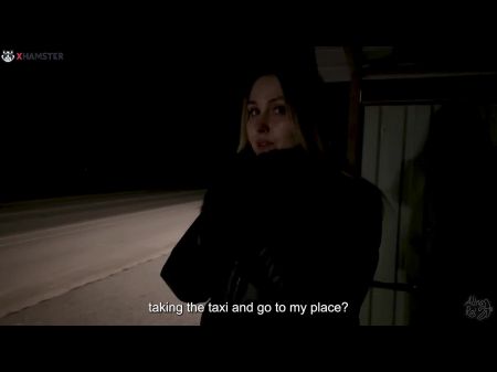 Una madre folló a la compañera de clase de su hijo. 