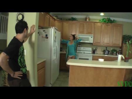 Stealster Roba Los Fumos De La Madrastra Y Le Robo El Culo 