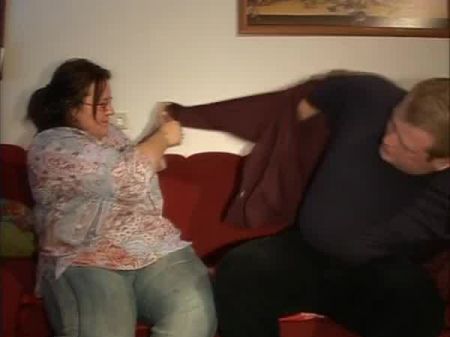 اللعنة على مقلاع مع ربة منزل ألمانية سمين في الحرارة و Simones المذهلة 