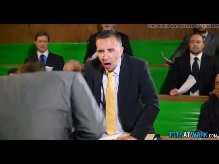 Адвокаты трахаются в зале суда 