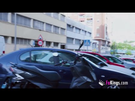 الأم اليائسة مع Big Tits تحاول حياة جديدة في الإباحية بفضلنا 