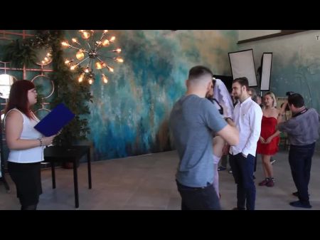 Novia Desnuda En La Boda 