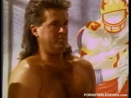 莱西·玫瑰（Lacey Rose）标签由两个悬挂螺柱组合