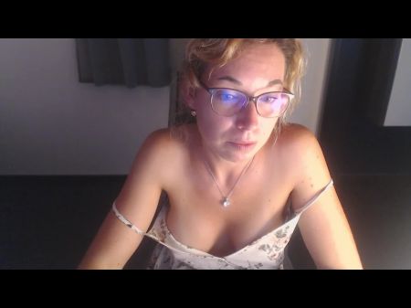 All Wet ! Live Webcamshow - No Sound