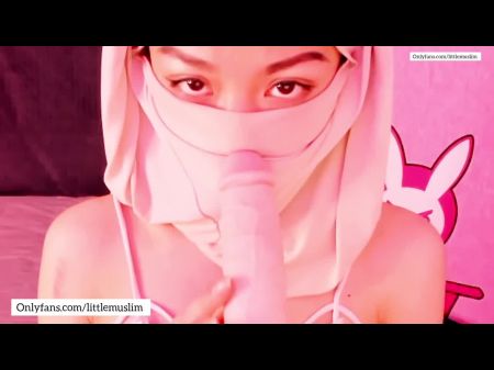 Petite المسلمة الماليزية فتاة تفعل الاباحية 