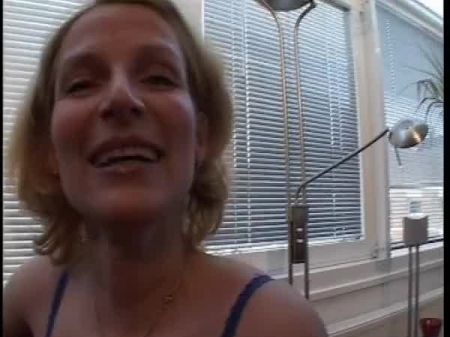 Sie Macht Alles Fuer Die Befoerderung Der Boss Ist Gluecklich 