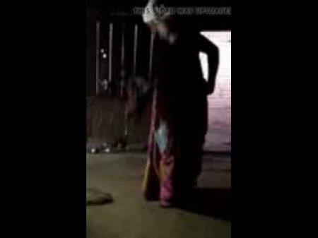 Tamil Delphine Aunty After Fuck-a-thon Changing To Saree