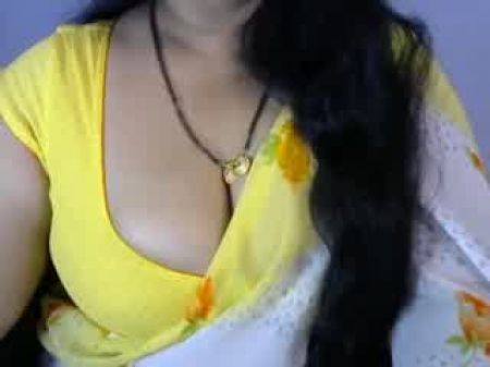 Nena india en sari revela sus grandes tetas 