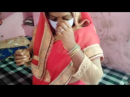 这个村庄的可爱姐姐打扮得打扮，去了姐姐的订婚。她回家后