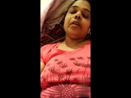 Aunty Boob Show Durante La Videollamada 