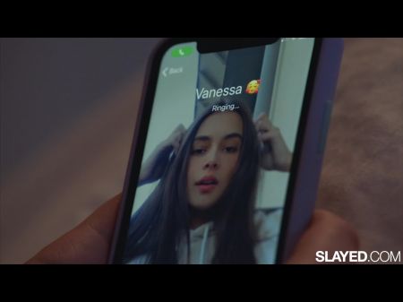 完美的凯利（Kelly）和凡妮莎（Vanessa）摇动着强烈高潮