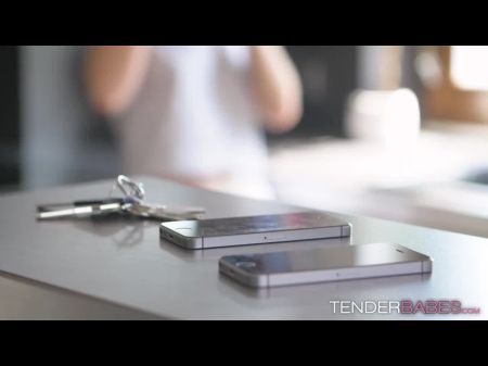 Babes Babes Aislin و Vicky Love جعل السحاقيات الساخنة SE 