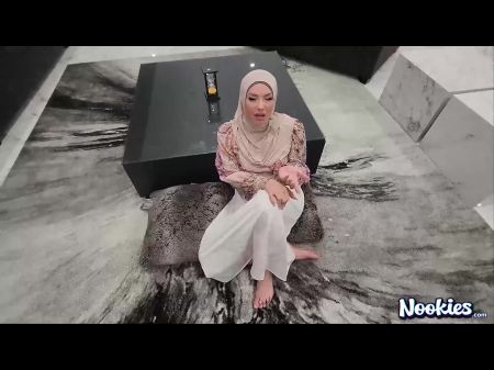 Nookies My Shopaholic Hijab Hot Wife 