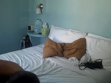 Cock-squeezing Pinay Fuckbox