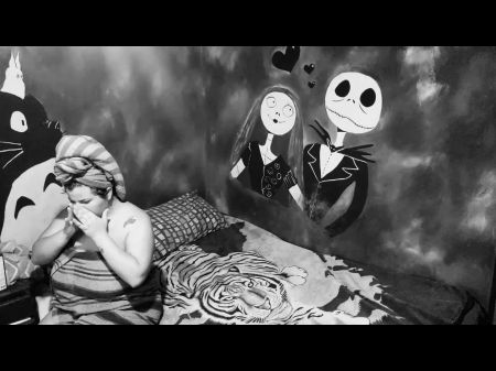 Atrapado mi hermanastra masturbándose 