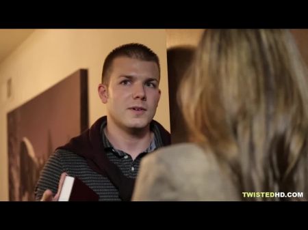 Tu esposa te está engañando a mí fóllame en lugar de estar triste 