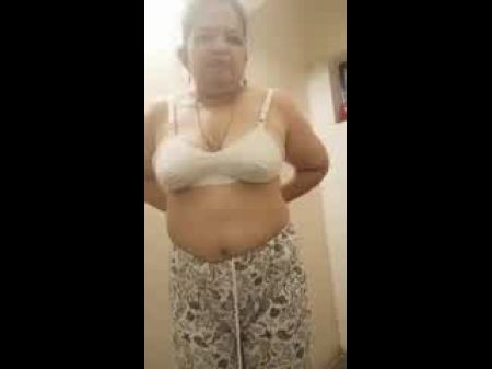 Mallu Frau und Tante 