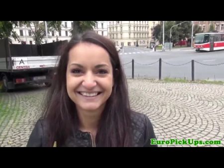 Babe auf den Knien abgeholt 