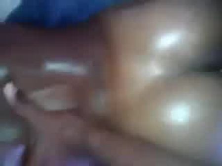 anal y nuez en su trasero 