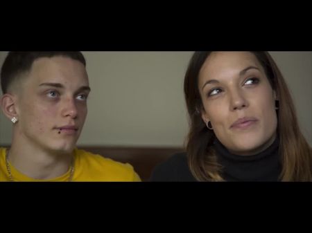 Sexy Tinked Slubhead In Threeome 