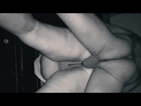 La Esposa De Latina Milf Tiene Múltiples Orgasmos, Meando Cachondo Y Lleno De Champis Para Perrito Con Gran Comedor De Polla 