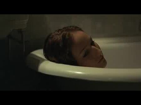 Leelee Sobieski，塔拉·菲茨杰拉德（Tara Fitzgerald）在一个黑暗的地方