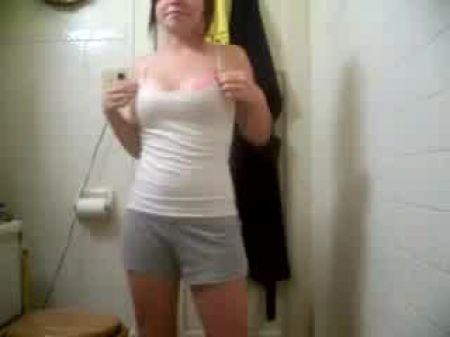 Streaptease For Her Beau