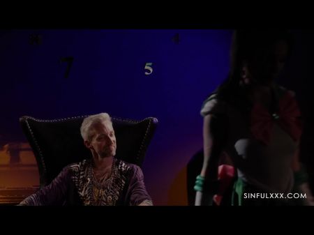 Voyeur Anna de Ville تنتظر الحصول على اللعنة من Lutro و Ebony Samantha Cruuz 