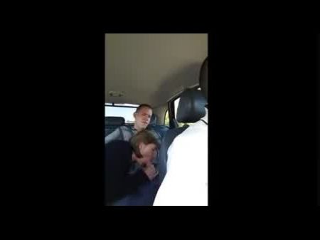 Elle Suce Dans La Voiture 