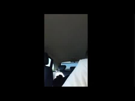 Elle Suce Dans La Voiture