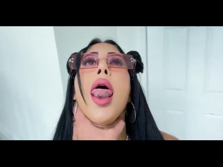 Valerie Kay wurde noch nie zuvor aufgehoben, also musste ich diese dicke Latina auf den Boden abholen, während mein großer Schwanz in ihr ist A 