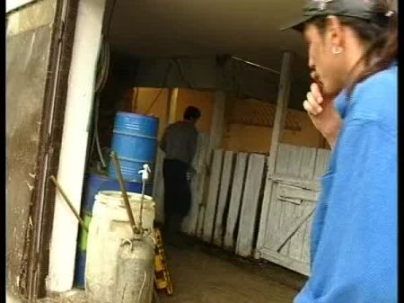 Es Lebe Das Landleben - Baeuerin Im Schweinestall Gefickt