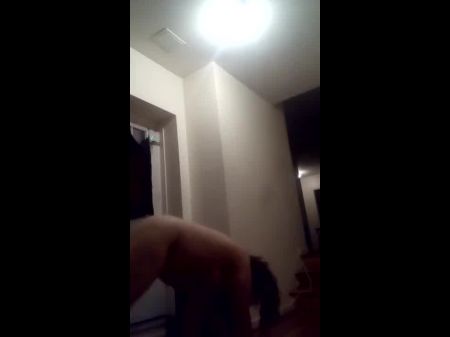 Super-naughty White Chick Shakes Her Jaw-dropping Booty