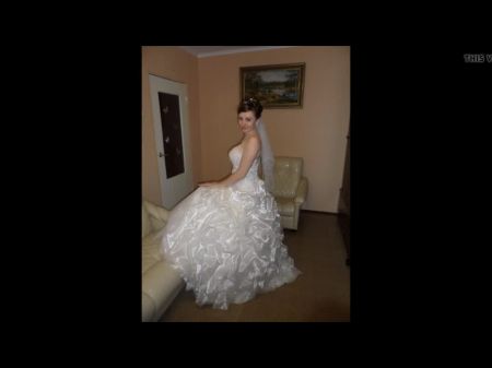 Bescheidene russische Braut in ihrer Hochzeitsnacht 