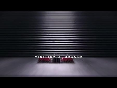 08性高潮的事工搞砸了一个年轻的Swarthy美女，有一个大屁股和大自然的山雀硬性