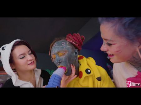 Cosplay Anal Fisting Spaß mit Anuskatzz, Flora und Lily 